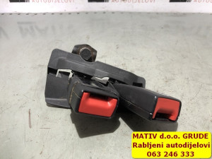 Utikač pojasa zadnji Audi A5 2014 8K0857739AE