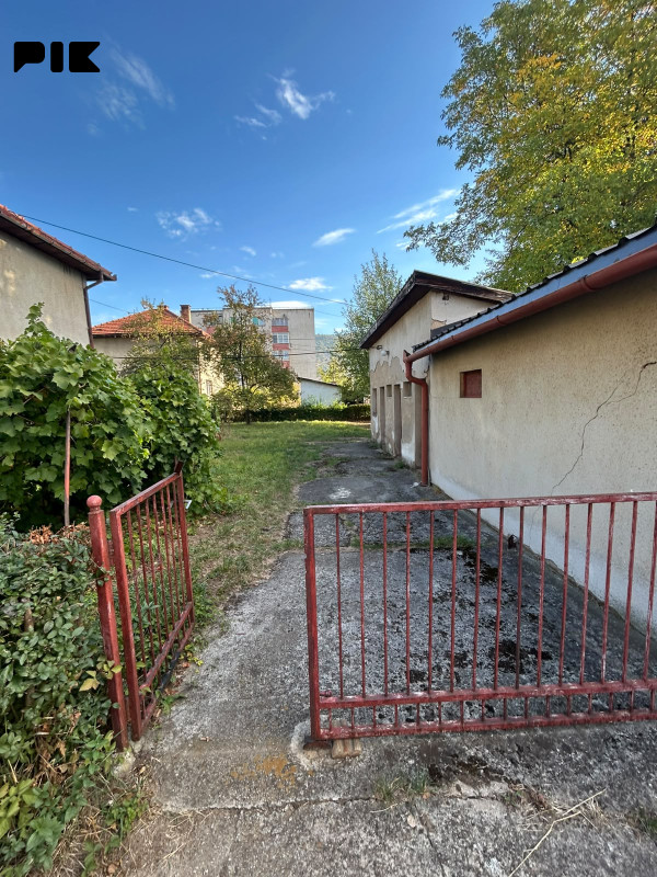 KUĆA 126 m2 - ZEMLJIŠTE 976 m2 - BREZA - CENTAR 2