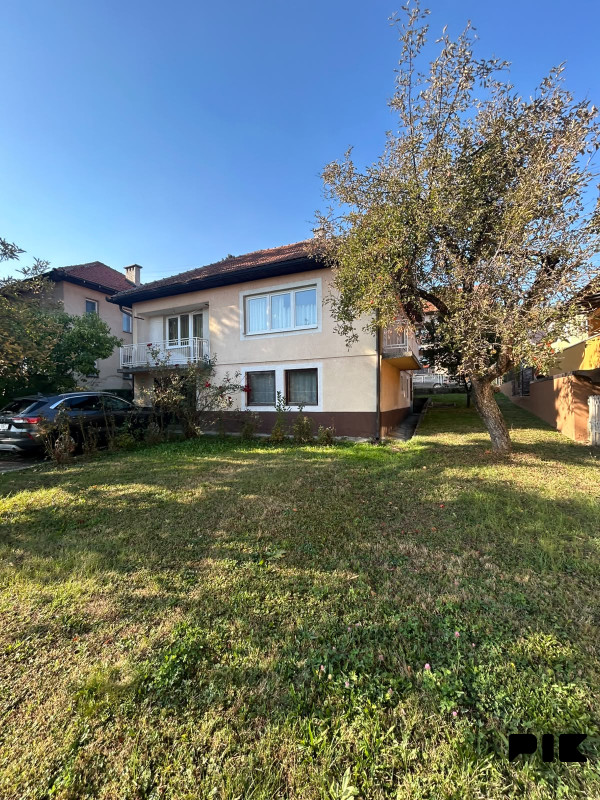 KUĆA 99 m2 + STAN 50 m2 - ZEMLJIŠTE 427 m2 - GRAD VISOKO 3
