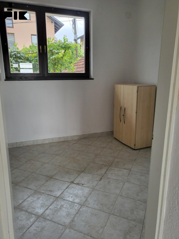 Poslovni prostori Bihać 60m2 3