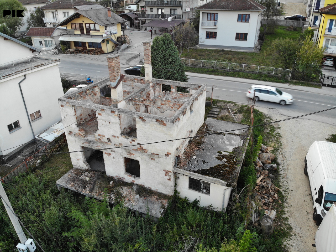 Kuca i Plac 301 m - Sipovo Centar