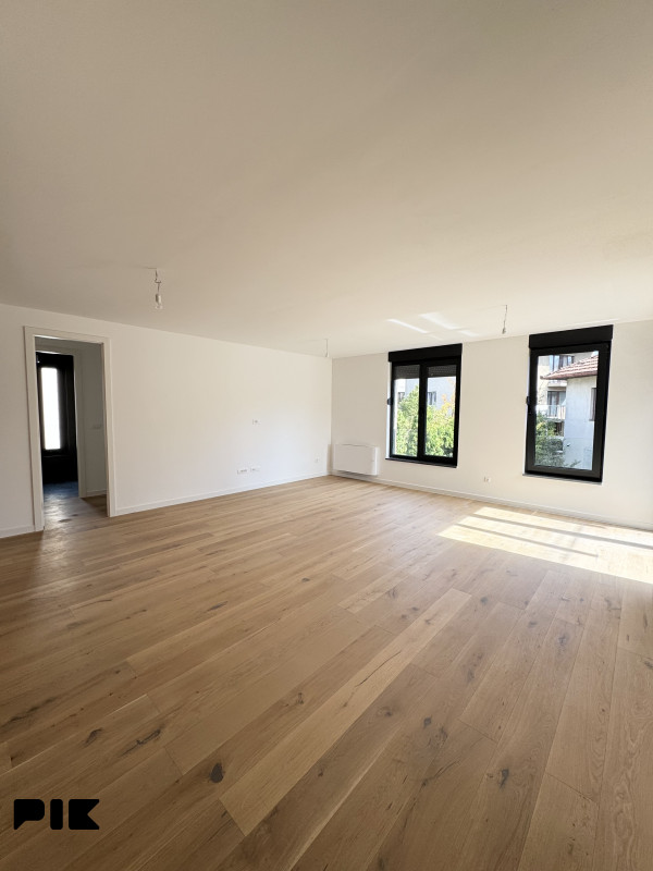 Breka delux trosoban stan 87 m2 sa balkonom Top lokacija 2