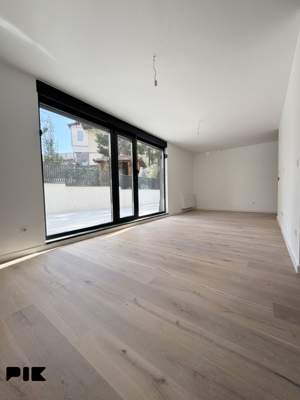 Breka delux trosoban 91 m2 sa terasom 20 m2 Top lokacija 3