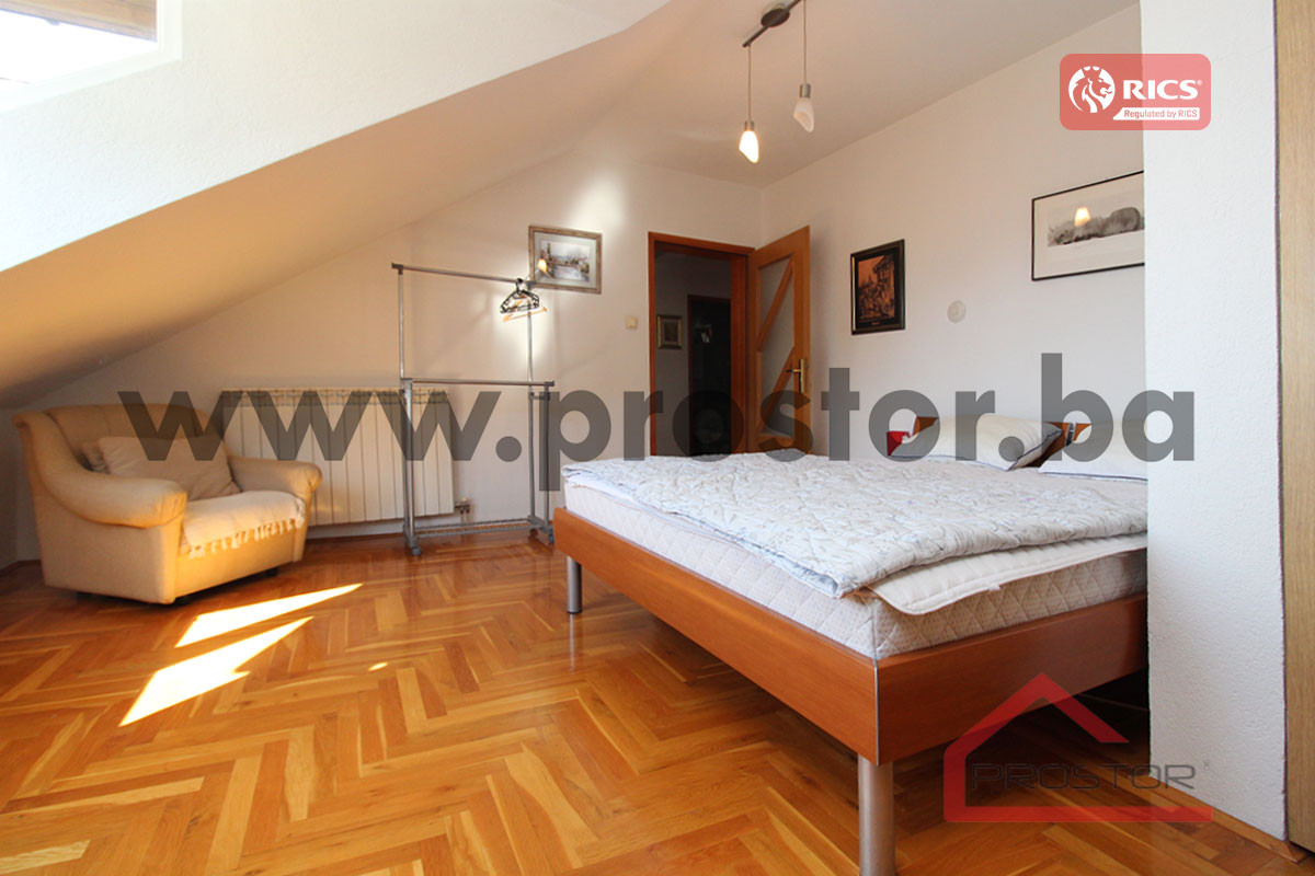 PROSTOR izdaje: Trosoban stan, 90m2, Soukbunar 3