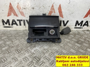 Pepeljara Audi A5 2014 8K0857951C