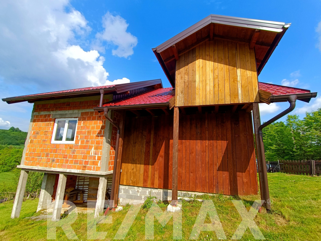 Dvije kuće montažna i roh-bau na 2318 m2 placa, Dragočaj-Gradina 2