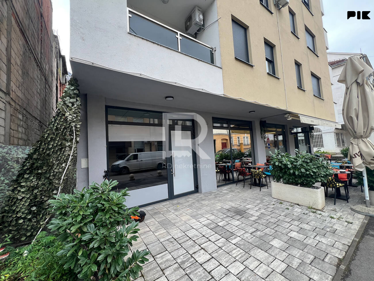 Iznajmljuje se poslovni prostor 53 m2, Centar