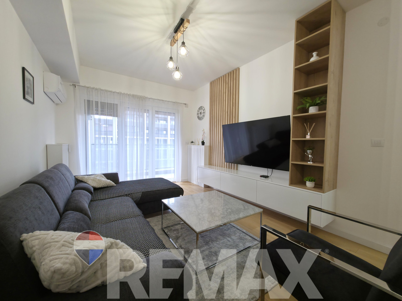 Namješten dvosoban stan 55m2 | Wellness zona | Palata 3