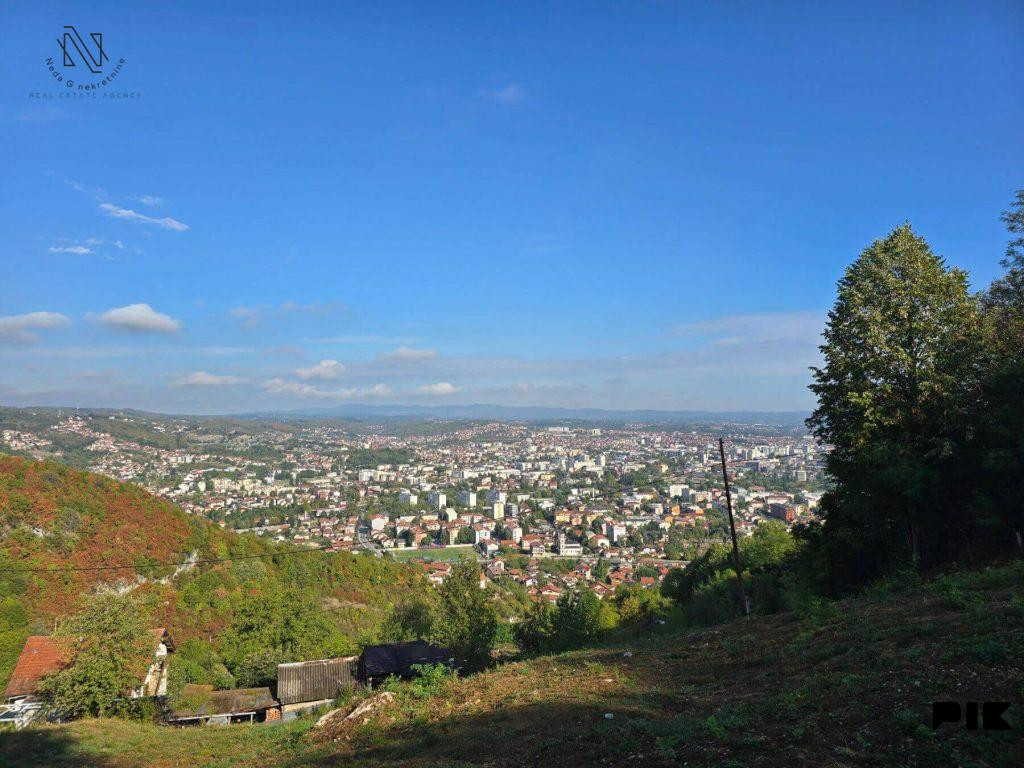 Pogled na grad; Starčevica-Ponir, plac od 12 dunuma
