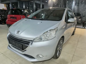PEUGEOT 208 1.6 HDI, 2015 GOD, PANORAMA, NAVIGACIJA