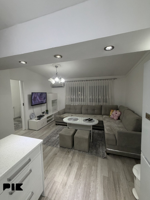 Opremljen stan - 40m2 (Hasana Sućeske 10)