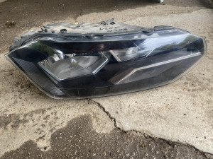 VW Polo 2021 desni far