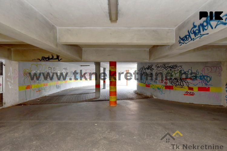 CENTAR - Garaža površine 15,56 m2, pored TC "Mercator" 3