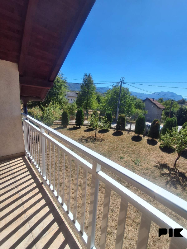 Kuća 120, parcela 1600 i garaža, Hadžići - Bare 2