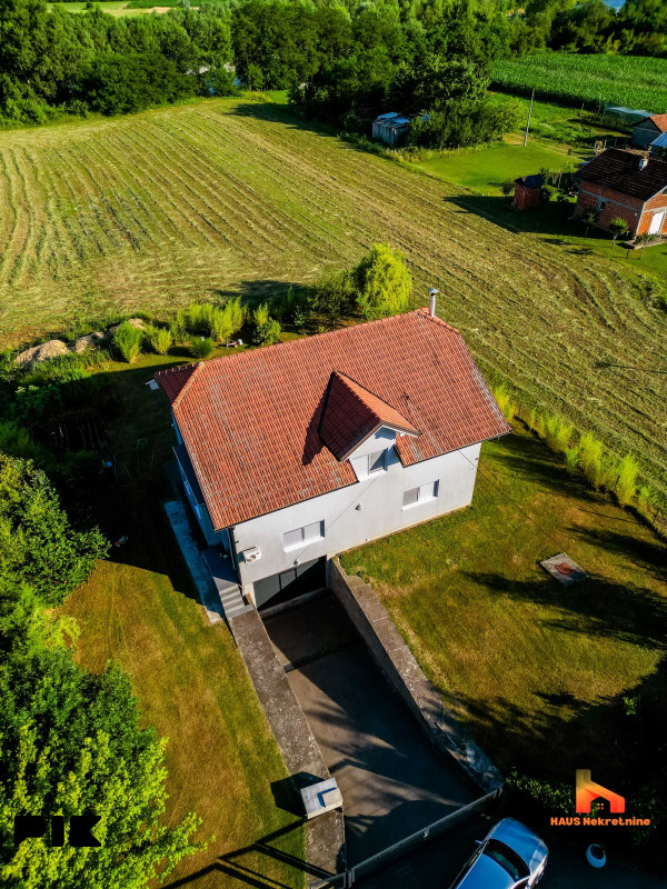 Porodična kuća 217 m2 sa okućnicom - Laktaši (Gudura) 3