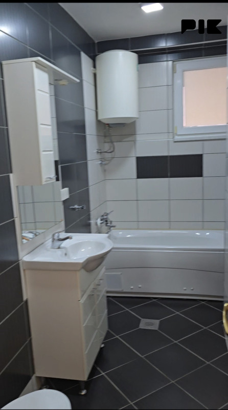 Stanovi i apartmani Banovići 48m2