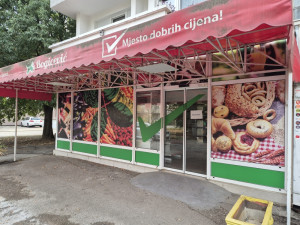 Tenda 3x8 metara