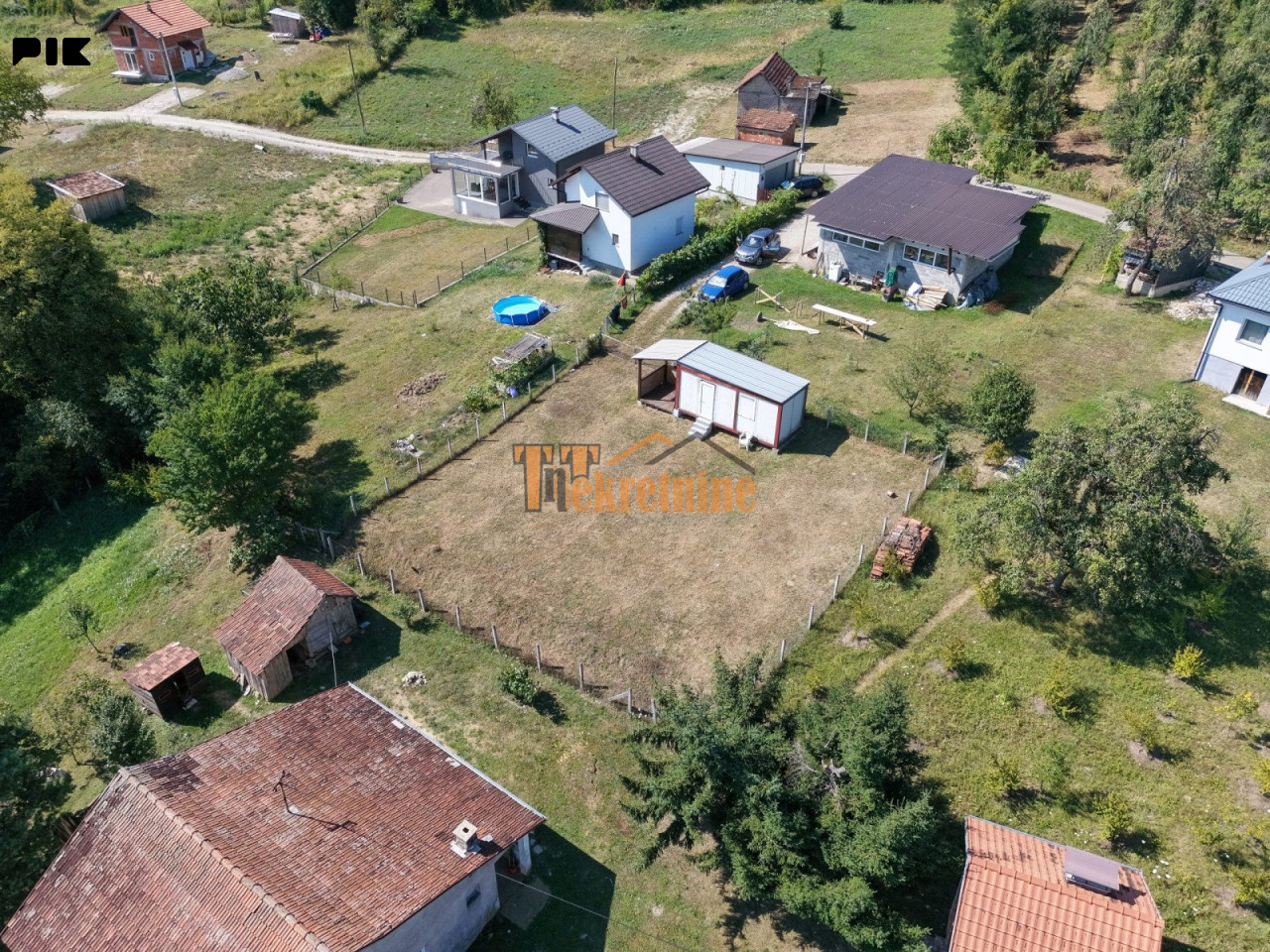 Plac 405 m2 sa kontejnerom - Motike