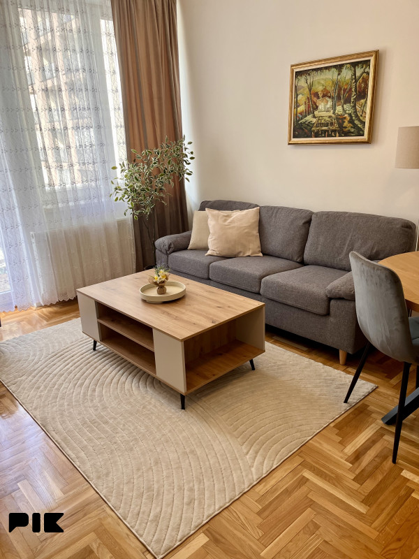Izdaje se moderno namješten trosoban stan - NASELJE MILJACKA