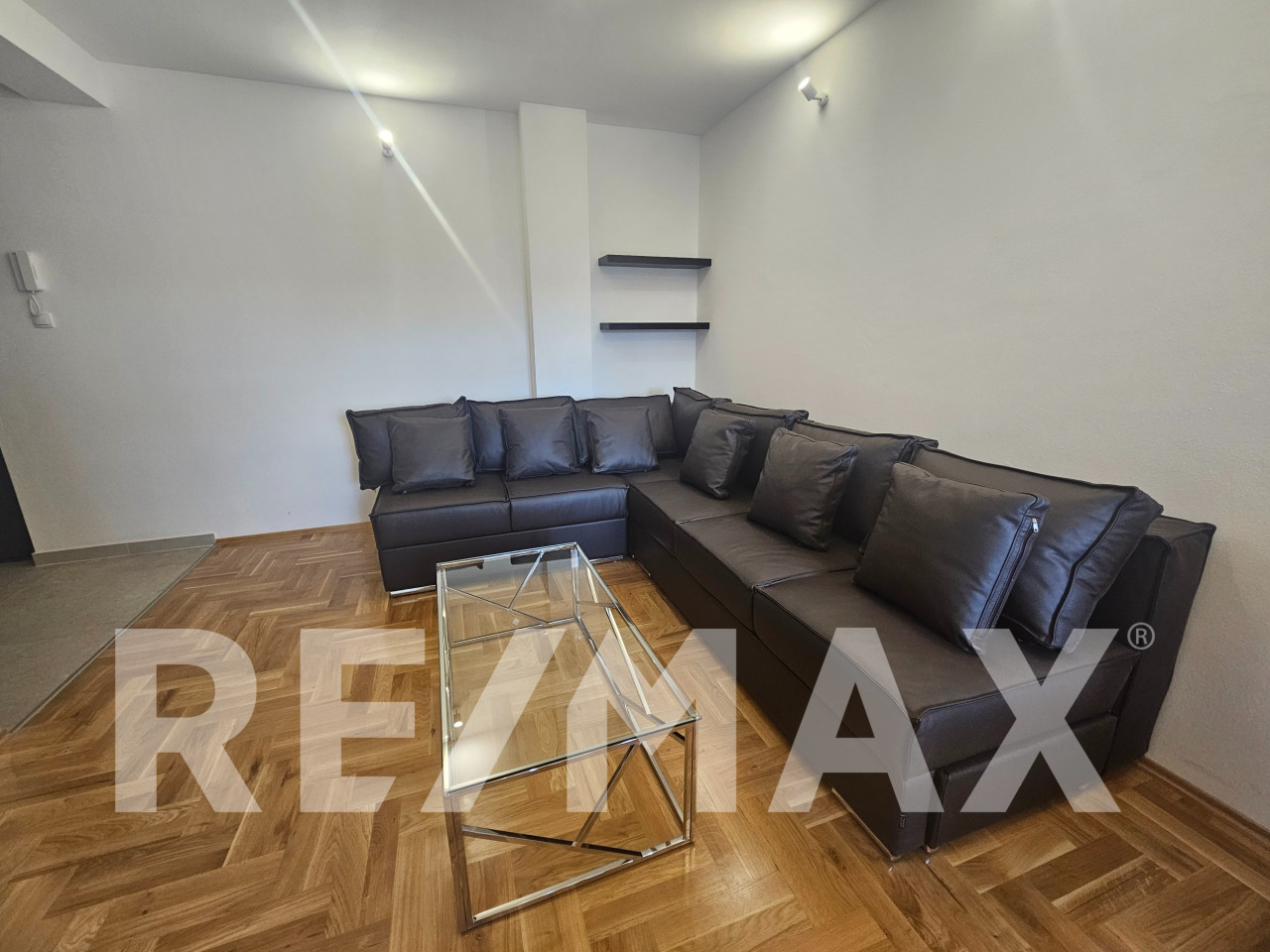 Nov dvosoban stan 50m2 sa garažom 3