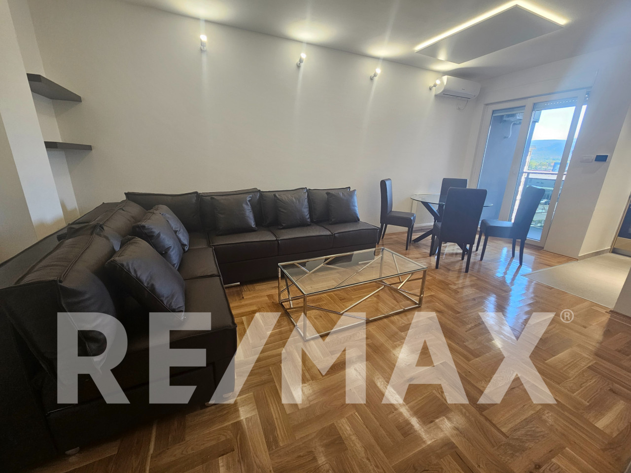Nov dvosoban stan 50m2 sa garažom