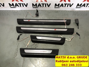 Lajsne na pragu S-Line LED Audi Q7 4M 2018 4M0947417 4