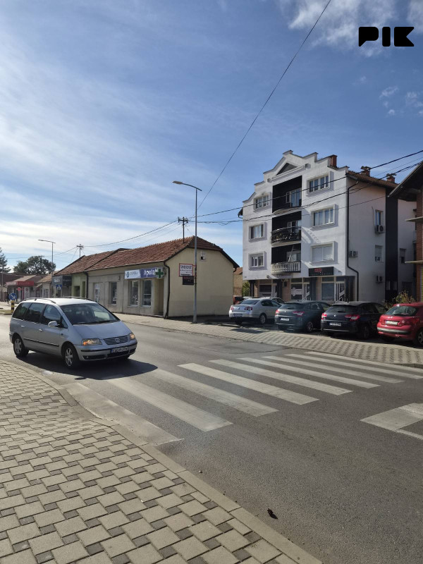 Prodaja potkrovlja 200m2 pogodno za izradu stanova 2