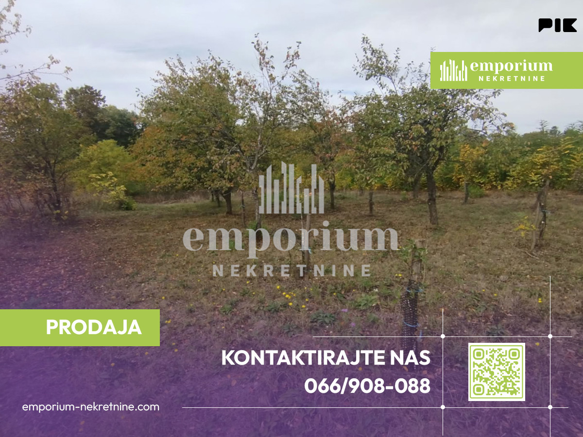 Плац, 926 m²