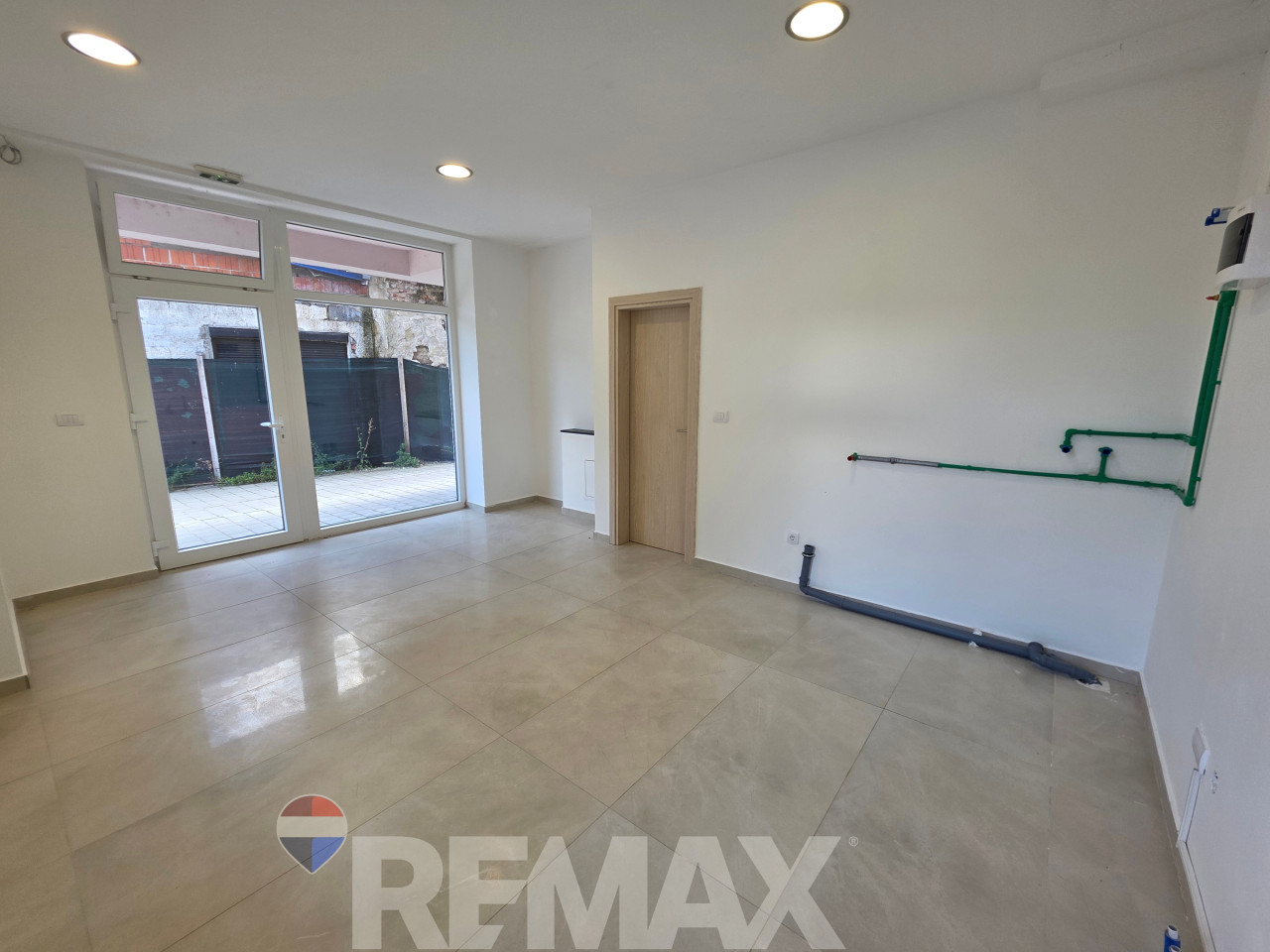 Višenamjenski poslovni prostor 26m2 - Centar, Banja Luka