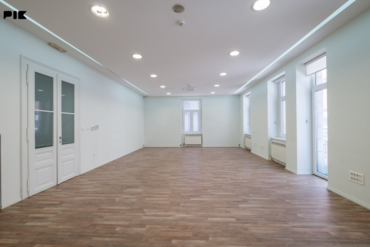 Poslovni prostor /Centar /167m2 / Renoviran/ Centar/ 1 sprat