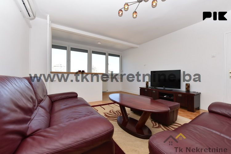 BULEVAR - Kvalitetno adaptiran namješten dvosoban stan 61 m2