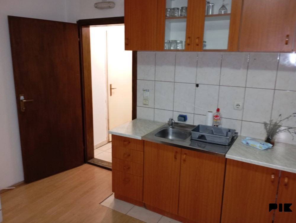 Izdaje se namješten jednosoban stan 42m2 Brčko-Ilićka