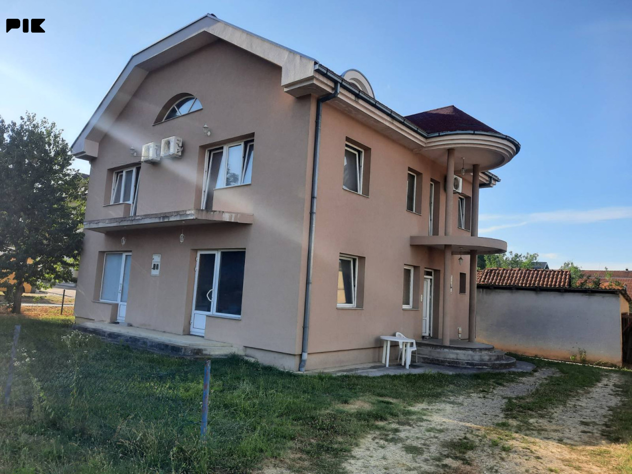 STAMBENO POSLOVNI OBJEKAT 196 m2 BANJA LUKA DERVIŠI