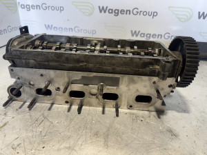 Bregasta bregaste glava motora 7 Volkswagen Passat 8 (fotografija 3)
