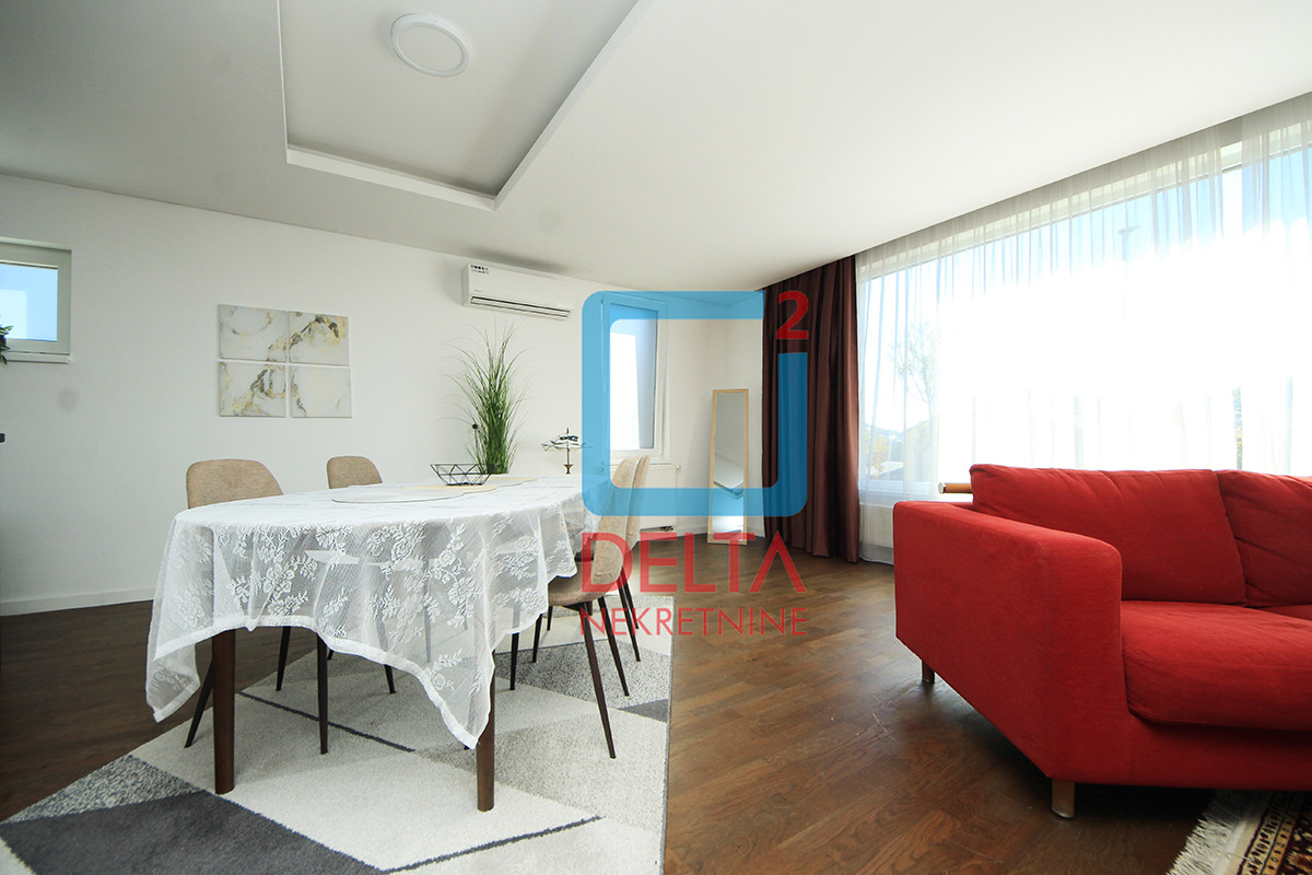 Namještena luksuzna vila / kuća / 2 parking mjesta /Poljine Hills 3