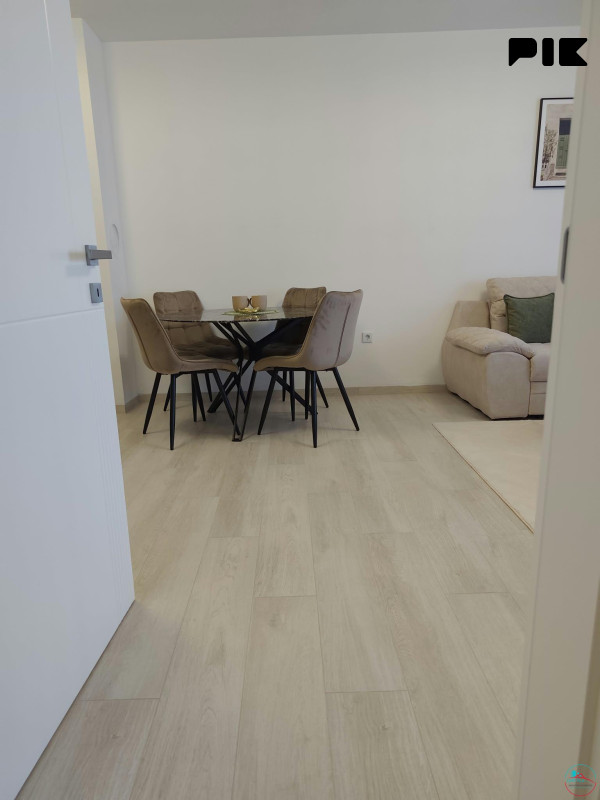 Eksluzivno opremljen stan 54 m2 - NOVO 2