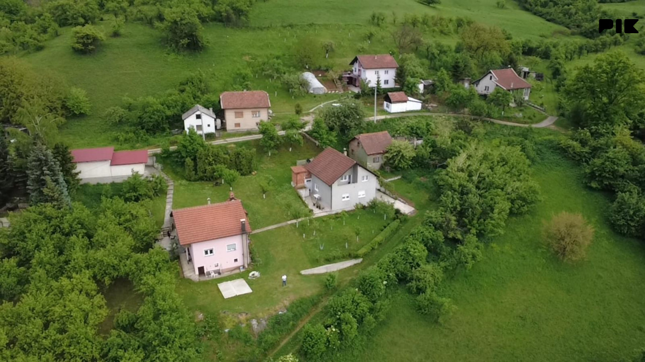 Kuća u Raspotočju - ZVEČEJSKA ULICA