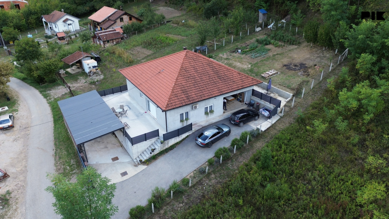 Na prodaju stambeni objekat 114 m2, Motike