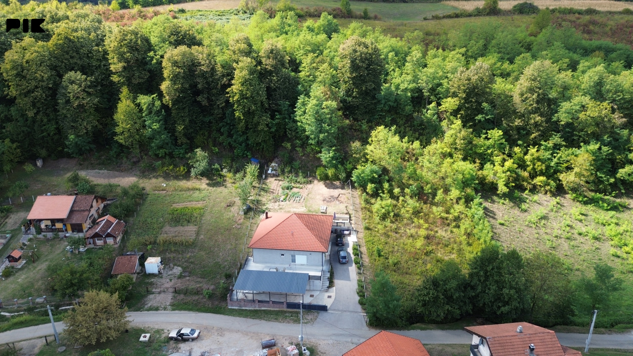 Na prodaju stambeni objekat 114 m2, Motike 3