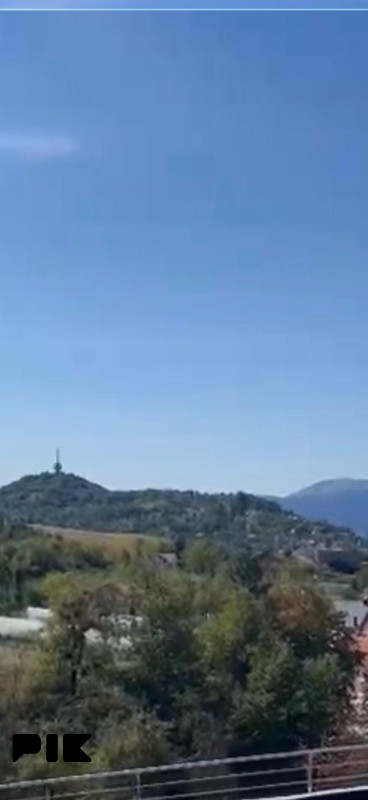 Stan 72m2, vrt 15m2, otvoren južni pogled, parking, ostava 11m2 2