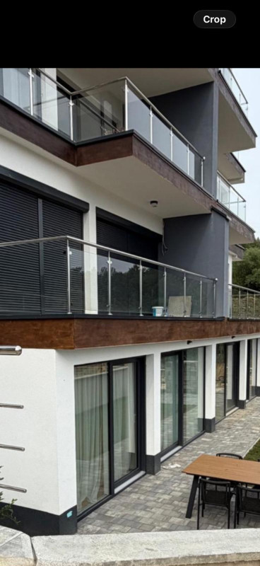 Stan 72m2, vrt 15m2, otvoren južni pogled, parking, ostava 11m2