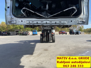 Vezni lim NAZAD Renault Trafic	2024