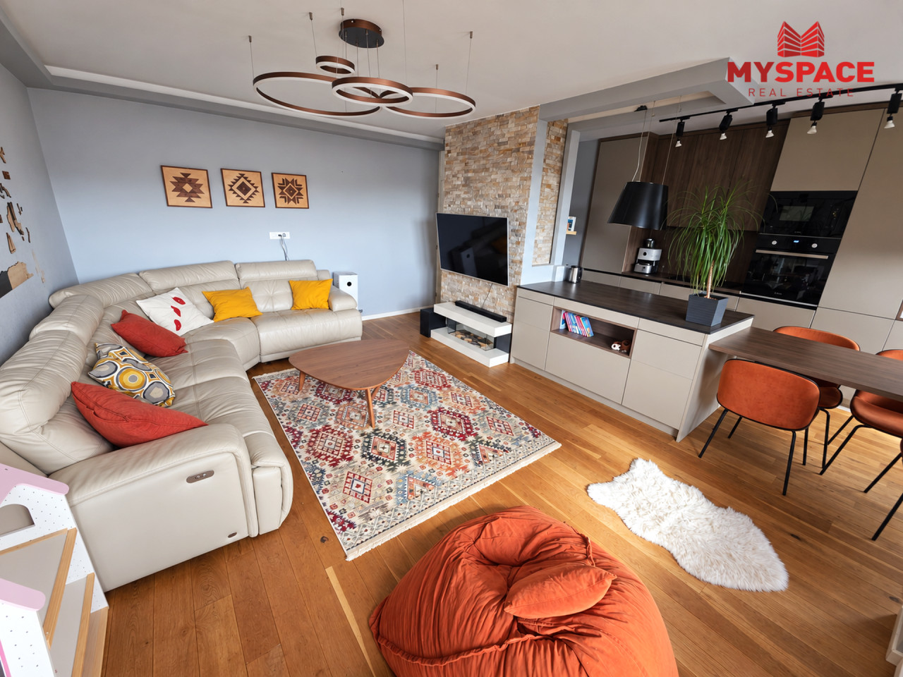 MY SPACE/ Stan/ Pofalici/ RENOVIRAN / NAMJESTEN/ 88m2 3