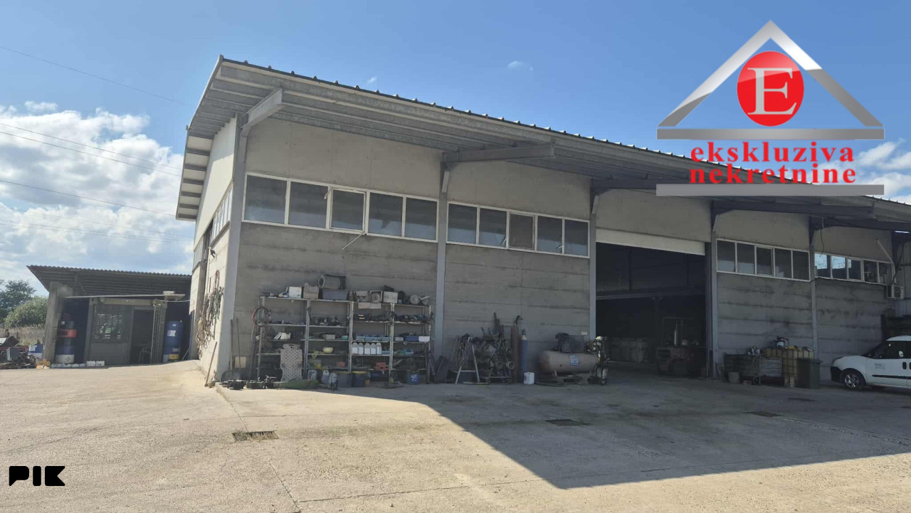 Dvije hale ukupne površine 700m2 ID: 4104/NL