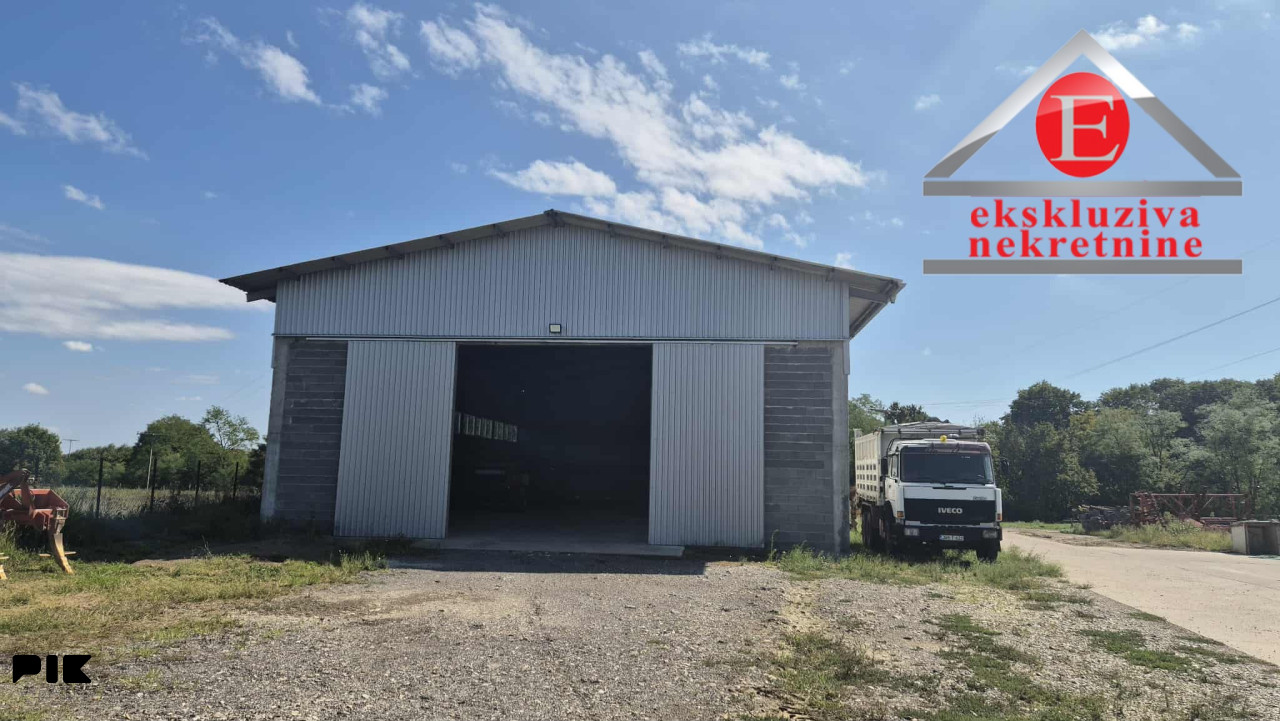 Dvije hale ukupne površine 700m2 ID: 4104/NL 2
