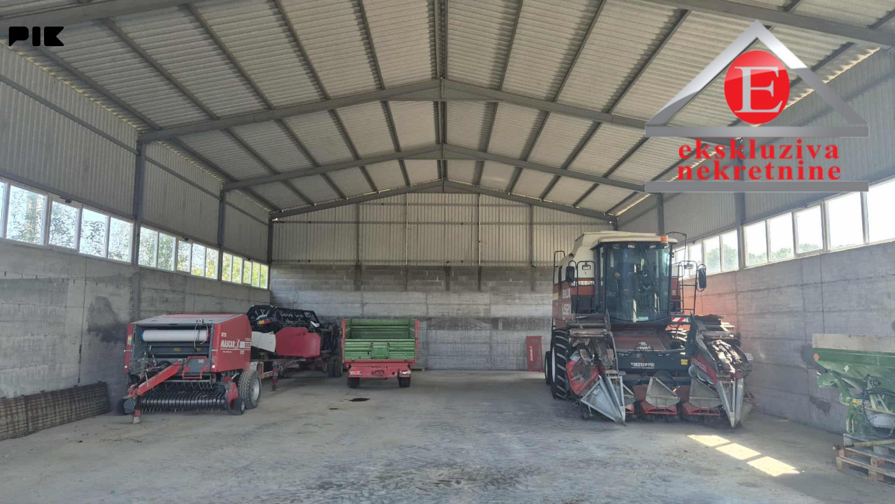 Dvije hale ukupne površine 700m2 ID: 4104/NL 3
