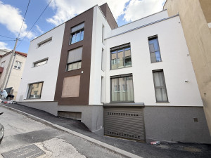 Trosoban stan sa garazom | Novogradnja | Mejtas | Centar