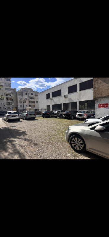 Iznajmljuje se 11 privatnih parking mjesta,Cernica Mostar