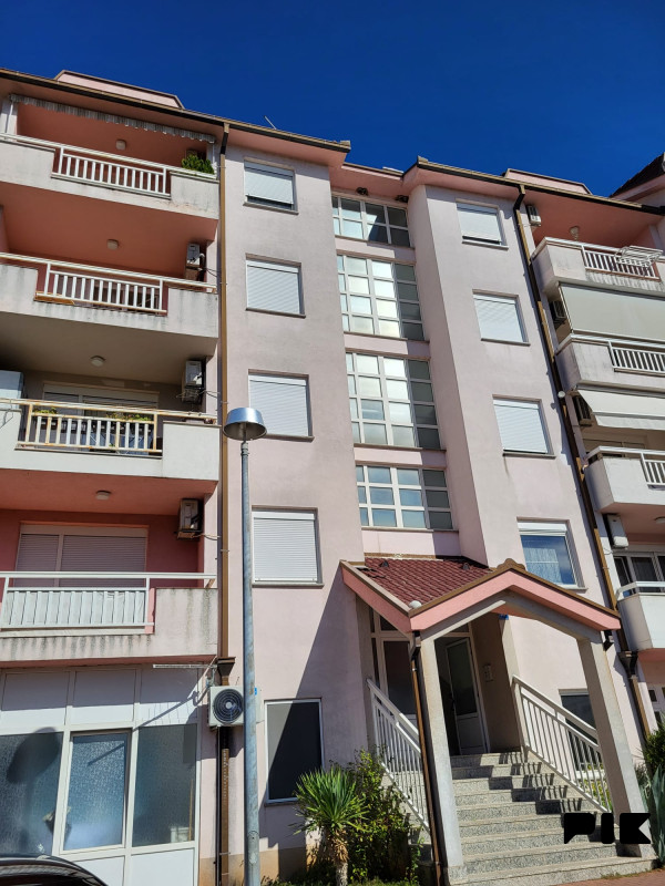 Stan Grude 81m2