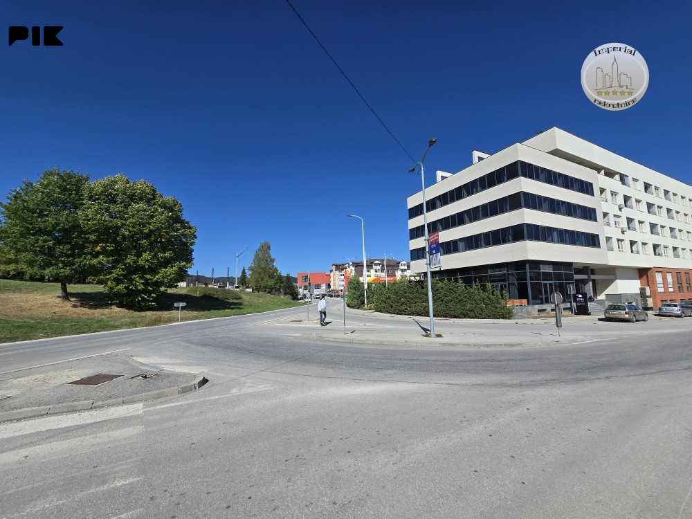 Stan Pale, 48m2, dvosoban, strogi centar, 3. sprat, namješten
